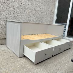 Day bed