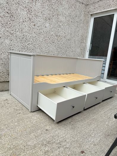 Day bed