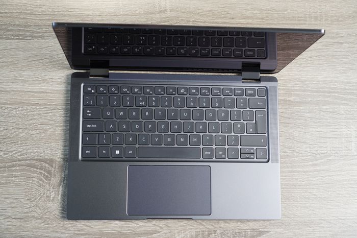 Premium Dell Latitude 9330 2in1 | 13.3" QHD+ Touch | i7-1260U | 16GB DDR5 | 512GB