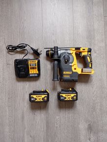 DeWalt dch273 SDS Drill (New)