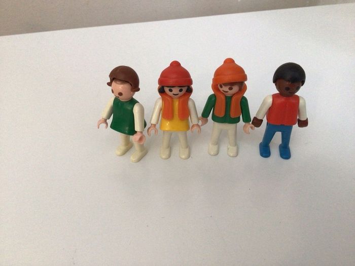 4 Vintage 1980s Smaller than average  Playmobil Figures
