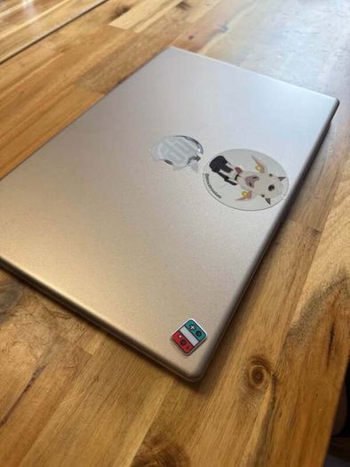 HP Laptop 15" | Ryzen 7 (8 Cores) | 16GB RAM | Spanish Layout