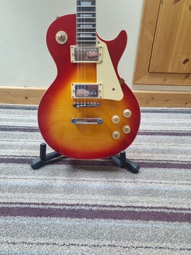 Les Paul Style Electric Guitar