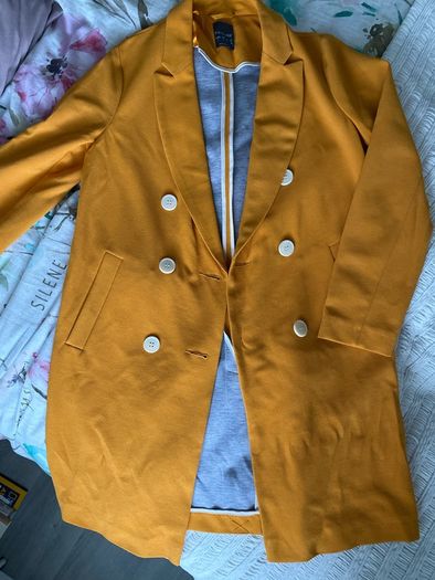 Coat size 8 like new( never worn)
