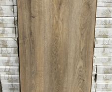 New Laminated Flooring Ac4 Rated Free Delivery