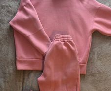 Suit, M