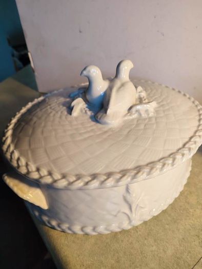 Royal Worcester Fine Porcelain Covered Casserole Dish, England