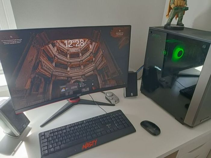 'PC Specialist' Gaming PC & AOC 27" Curved Monitor C27G2AE