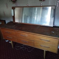 Mid 80's Brown dressing table with mirror and lights