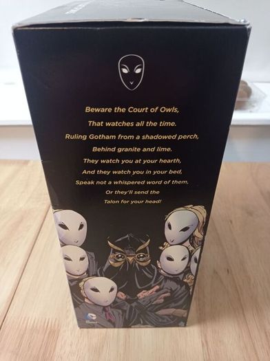 AUTOGRAPHED- Batman The Court of Owls Comic Book & Mask Box Set