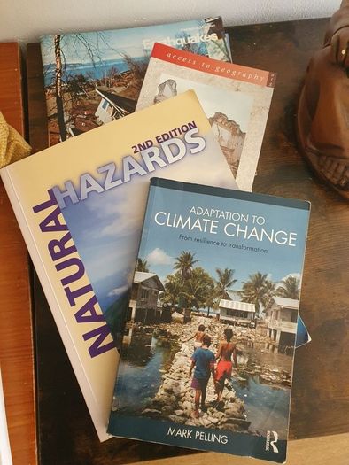 College/Uni Books: Physical Geography