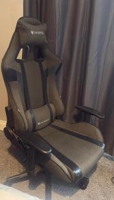 Oversteel bucket seat gaming chair