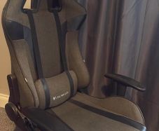Oversteel bucket seat gaming chair
