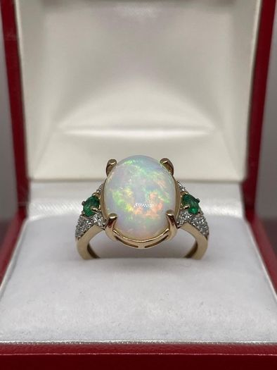 Gold Rind with Opal, Emerald and Moissanite