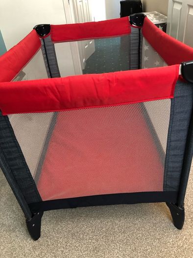 Travel cot