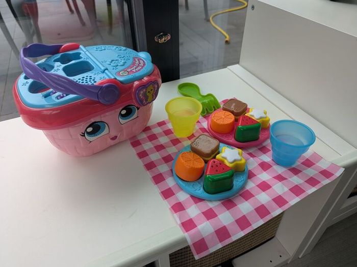 leap frog picnic basket