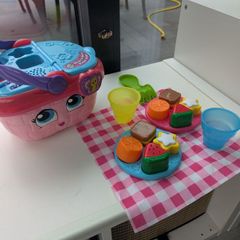 leap frog picnic basket