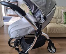 Egg 2 pram travel system