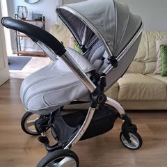 Egg 2 pram travel system