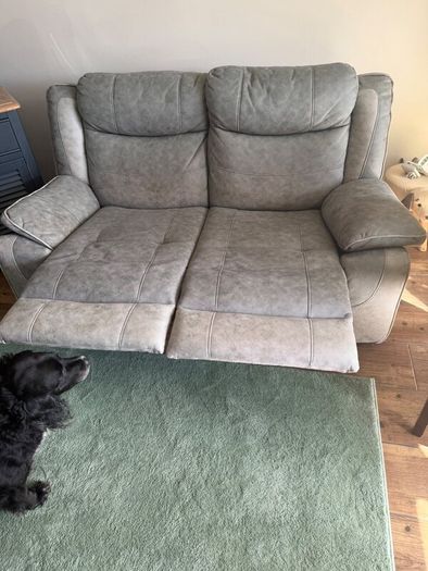 Couch and 2 side chairs one electric recliner