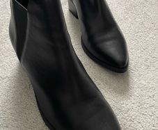 Steve Madden chelsea Leather boots