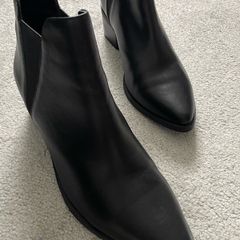 Steve Madden chelsea Leather boots
