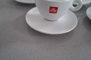 illy coffee cup and saucers