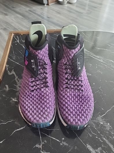 nike unvrs