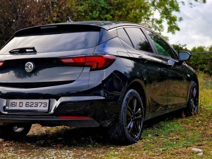 2016 Vauxhall Astra Blacked-out D-badge