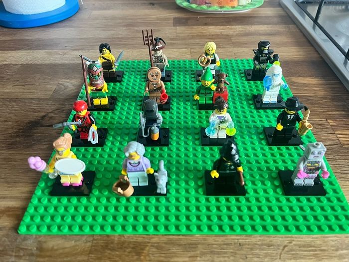 Premium LEGO Collectible Minifigure Master Collection (Series 1-11 + Team GB Olympics)