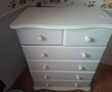 Chest of drawers and 2 lockers