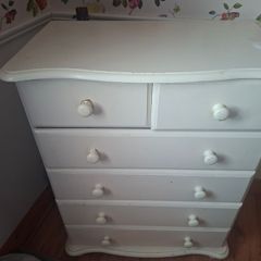 Chest of drawers and 2 lockers