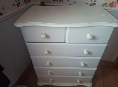 Chest of drawers and 2 lockers