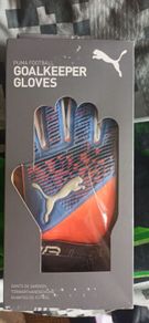 Goalkeeper gloves