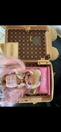 Na Na Na Surprise Sarah Snuggles Doll