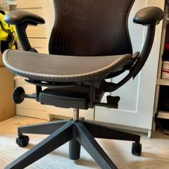Herman Miller Mirra 2 Ergonomic Office Chair Great Condition