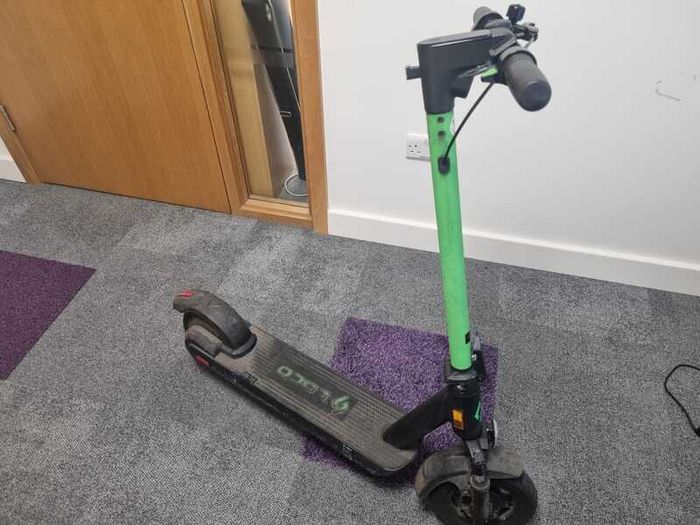 LOCO electric scooter - green and black