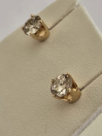 Brand New 14ct Yellow Gold Natural Diamond Stud Earrings