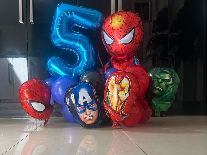 Super hero balloons with number