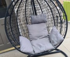 egg chair