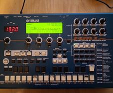 Yamaha RM1X sequencer
