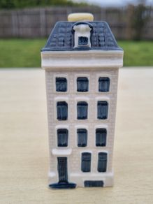 KLM House 74, a miniature house made of Delft Blue ceramic