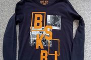 boy's top. Age 7/8