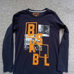 boy's top. Age 7/8