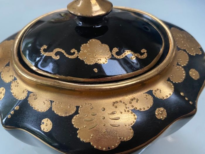 RARE FIND Pair of matching Victorian teapot and water  jug.price for both .