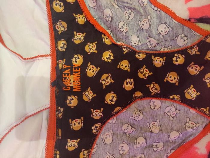 BNWT 3 bikini briefs size UK18/20 EU46/48 Free post