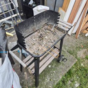 Sink and barbecue