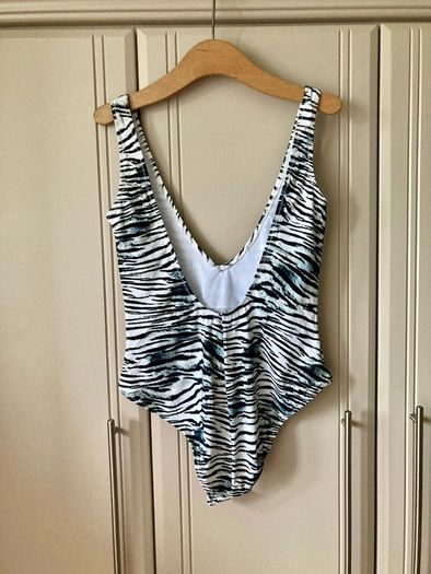 Pieces swimsuit BNWT (14)