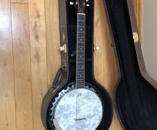 Barnes and mullins 6 string banjo