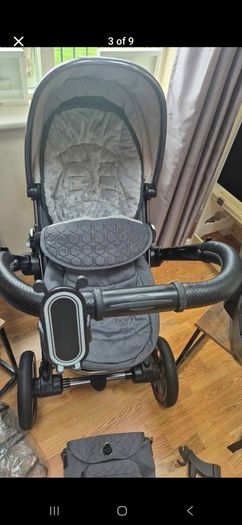 Egg2 Complete Travel System - professionally cleaned prior to selling. Any further questions please ask.